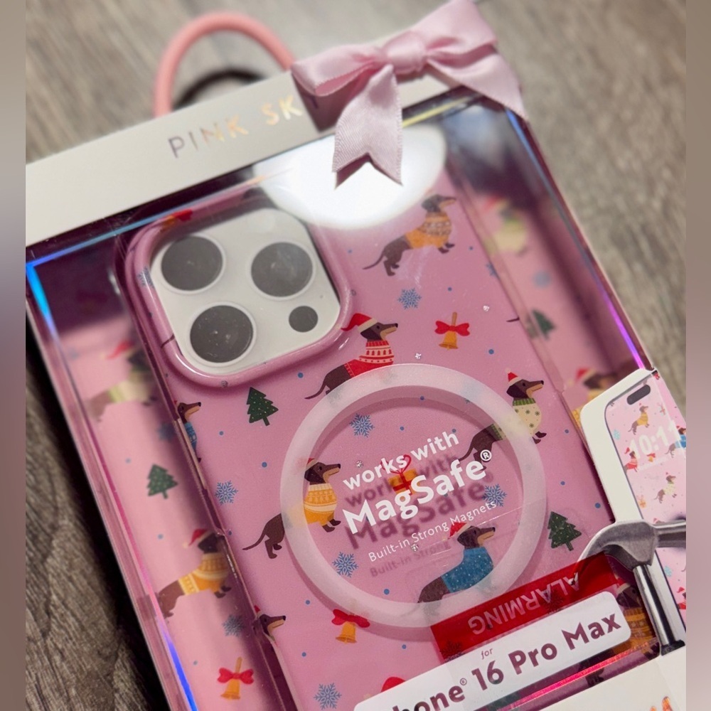 Pink Sky “Santa Paws” MagSafe iPhone 16 Pro Max Case + Screen Protector - Picture 4 of 9